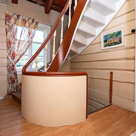 8 Person In Liabygda-by Traum *