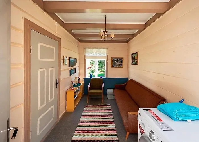 8 Person In Liabygda-by Traum *